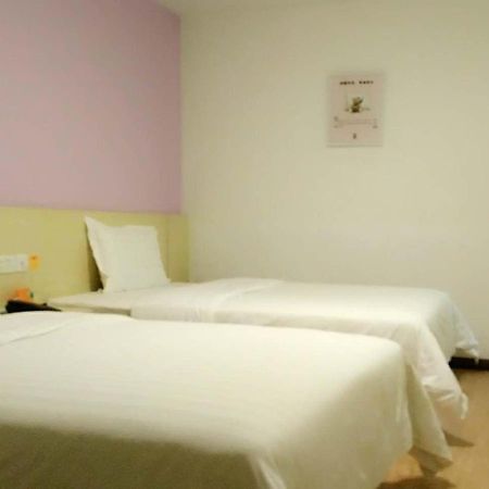 7Days Inn Wuhan Airport Panlong City Exteriör bild