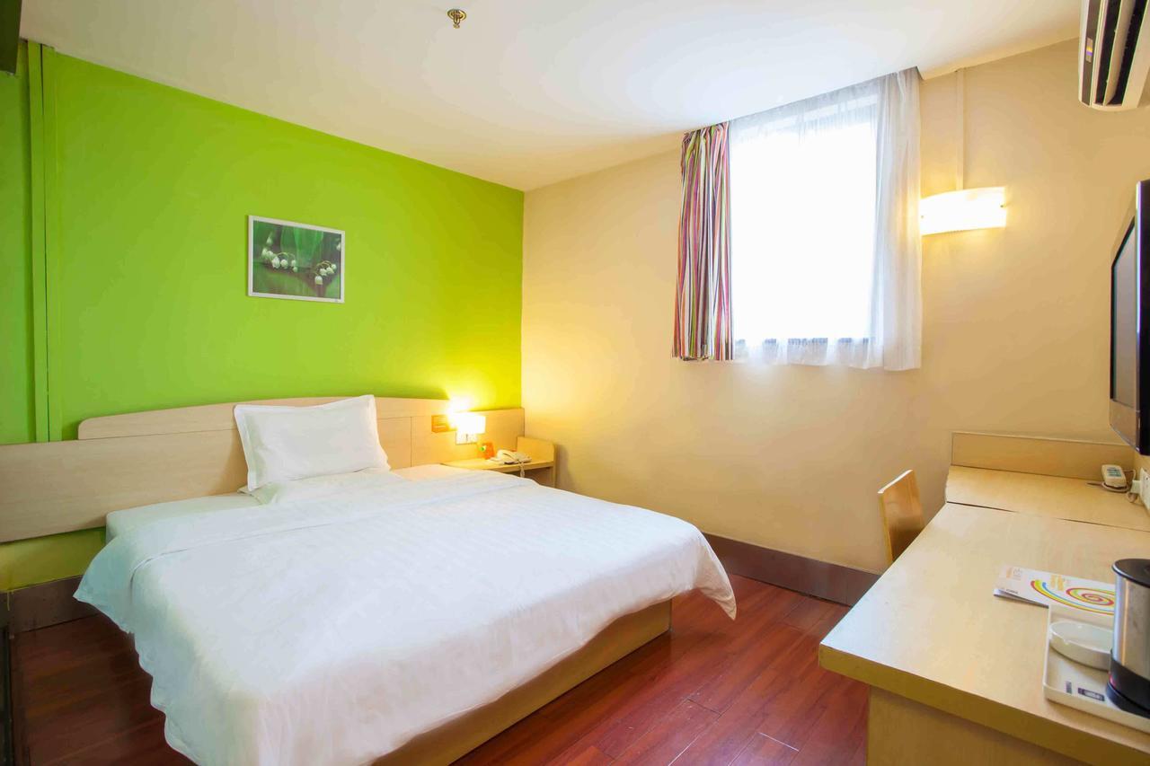 7Days Inn Wuhan Airport Panlong City Exteriör bild