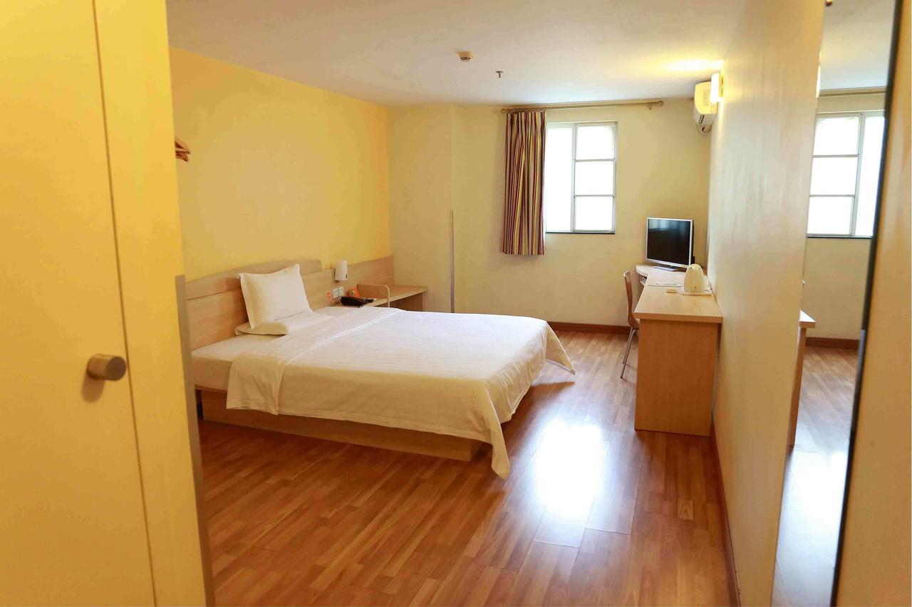 7Days Inn Wuhan Airport Panlong City Exteriör bild