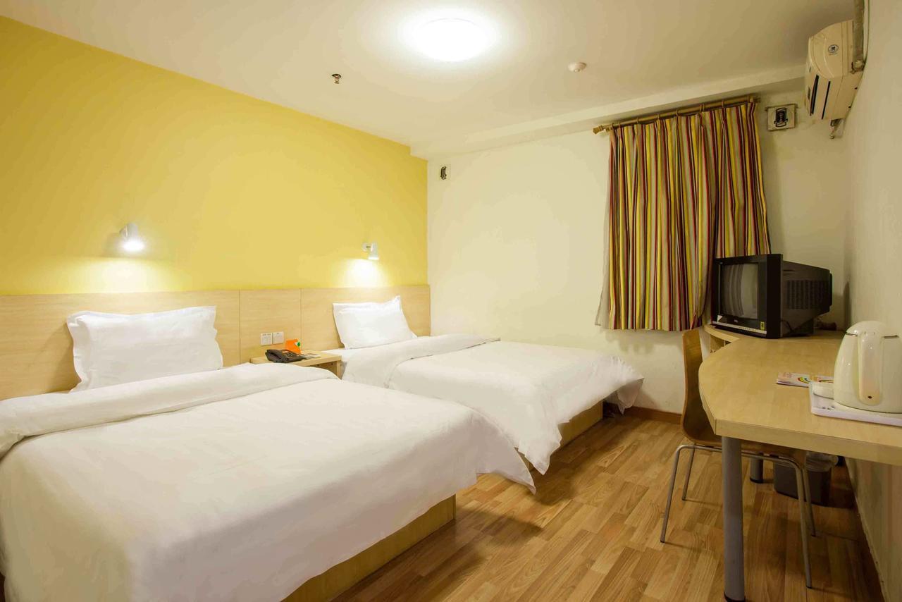 7Days Inn Wuhan Airport Panlong City Exteriör bild
